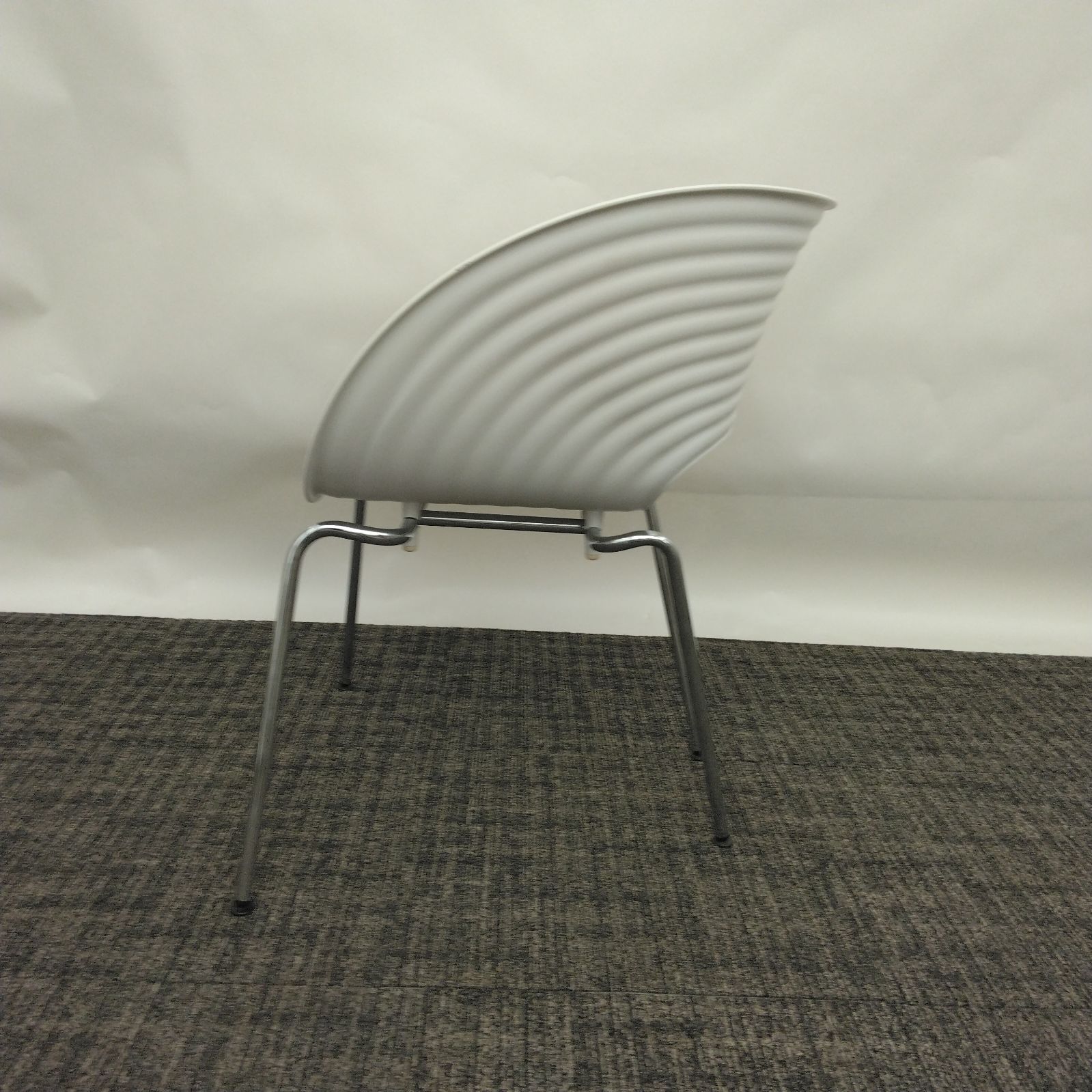 Vitra ミーティングチェア Tom Vac スタッキング ホワイト 中古】トムバックチェア トムバック vitra/ヴィトラ