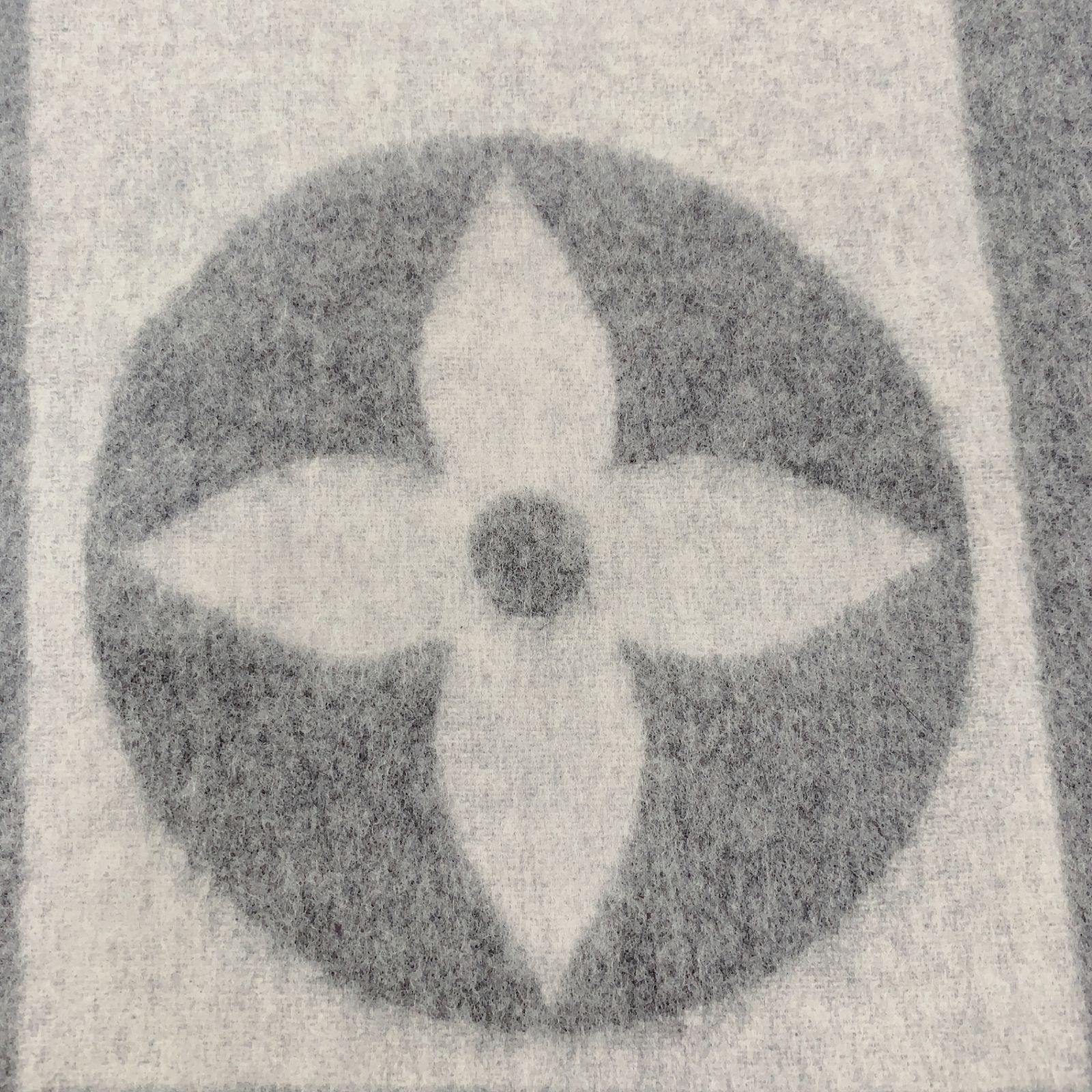 美品 LOUIS VUITTON ルイヴィトン マフラー エシャルプ カーディフ  