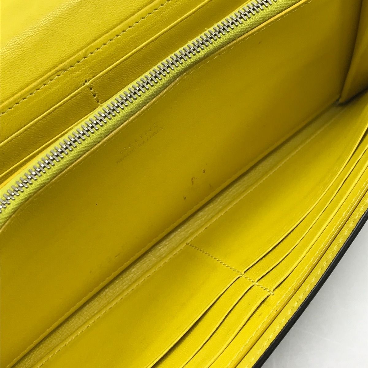 CELINE セリーヌ ラージ ジップドマルチファンクション ブラック/イエロー CELINE セリーヌ/ラージフラップ マルチファンクション 長財布