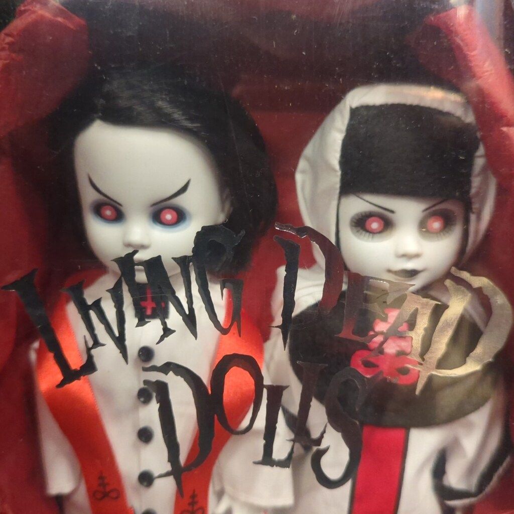 メズコ リビングデッドドールズ スペンサーギフト Sinister Minister and Badhabit ホワイト