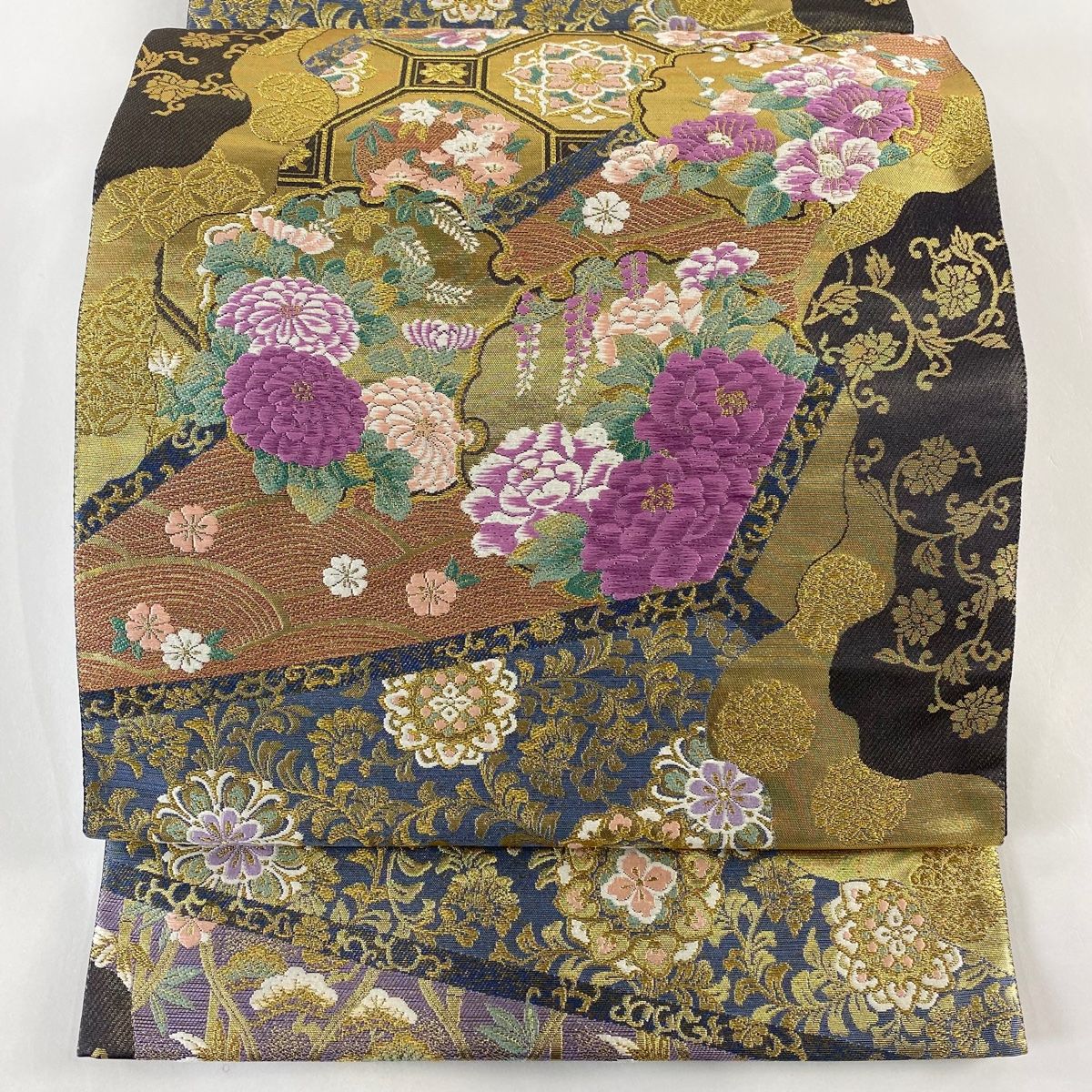 た*ん様 花柄刺繍 袋帯 薄紫 袋帯 美品 逸品 じゅらく 落款 証紙 帝王紫 草花 雪輪 刺繍 箔