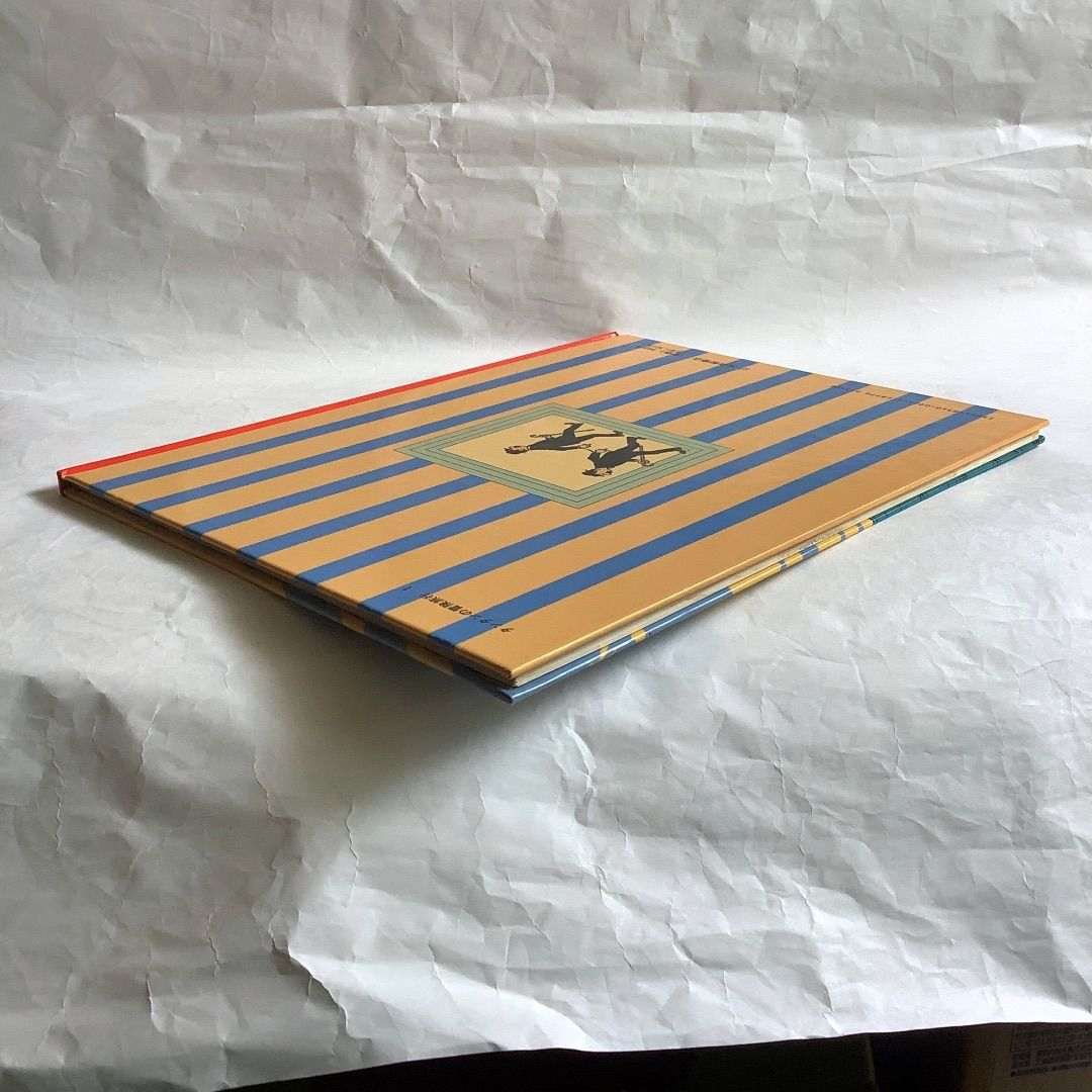 黒い島のひみつ 』（タンタンの冒険）ハードカバー 絵が緻密でかわいい