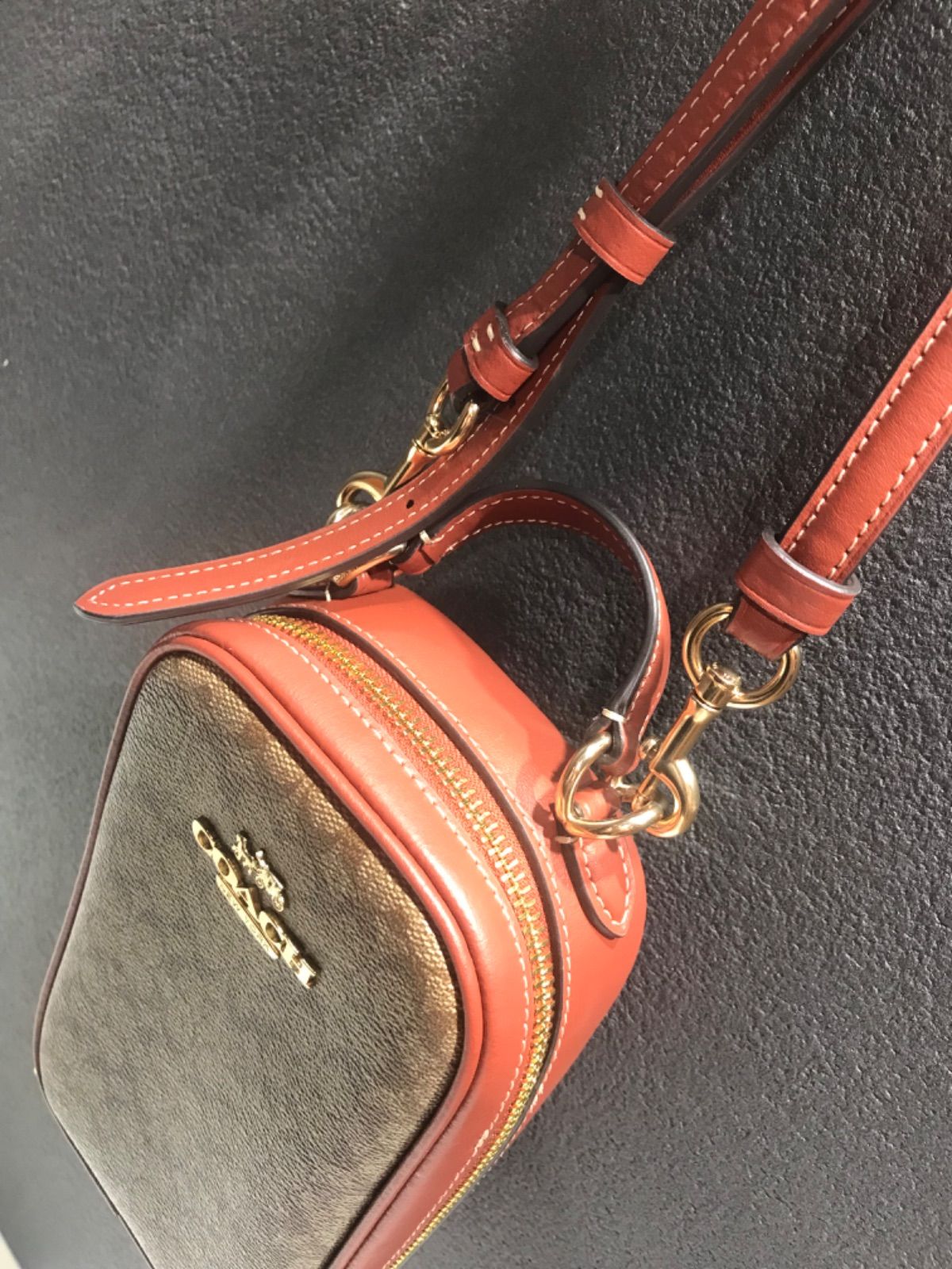2404033 コーチ COACH ショルダーバッグ スマホ 斜め掛け 保存袋