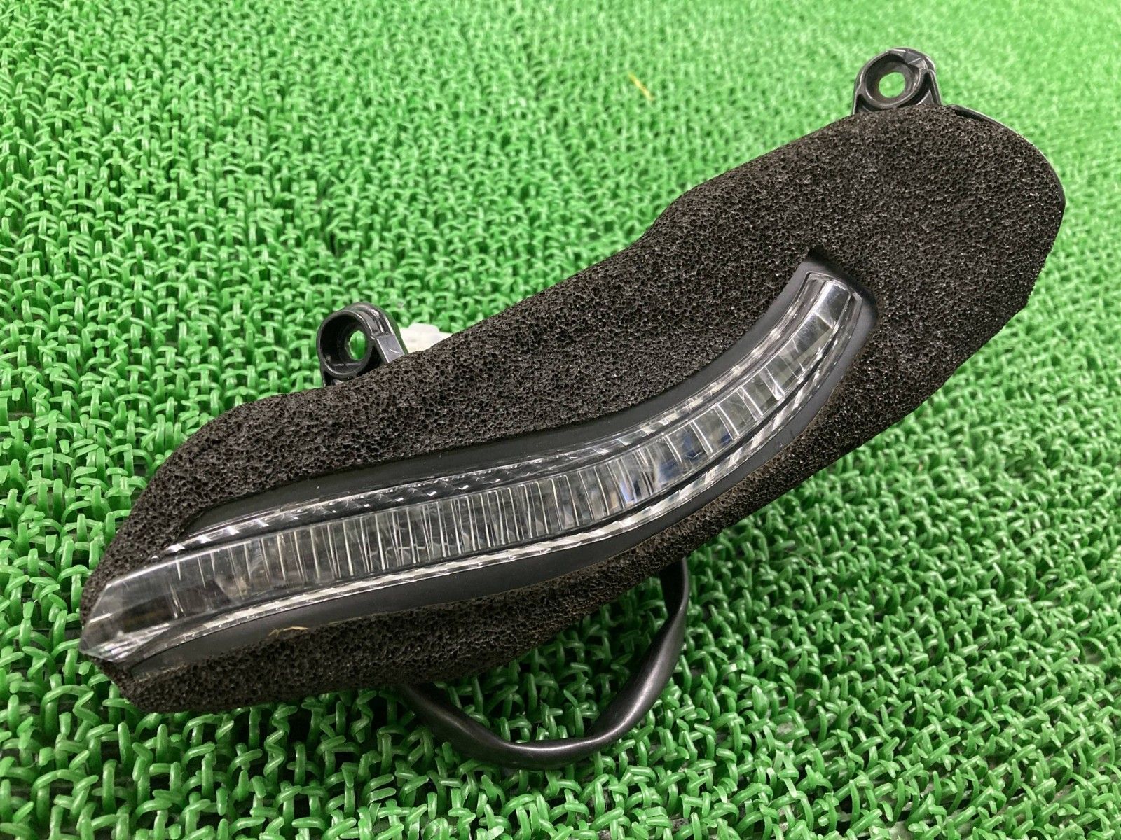 YZF-R6 ポジションランプ 左 212-71056 ヤマハ 純正 バイク 部品 RJ27 17年～ デイライト フォグランプ 修復素材に sC