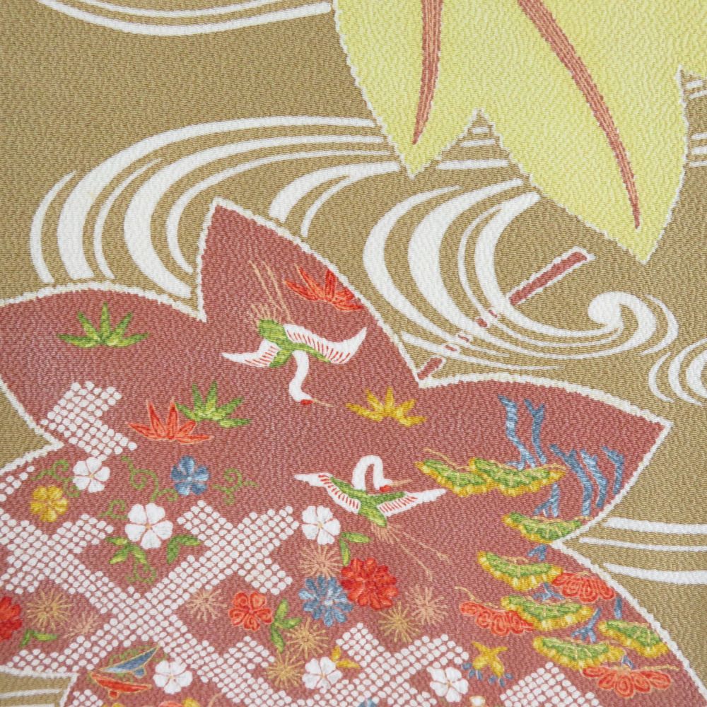 小紋 辛子色ｘ多色 縮緬 流水に紅葉や小花など 正絹 バチ衿 仕立て上がり着物 身丈165cm 【キモノオフ野々市若松店】 小紋 辛子色x多色 縮緬 流水に紅葉や小花など 正絹 バチ衿 仕立て