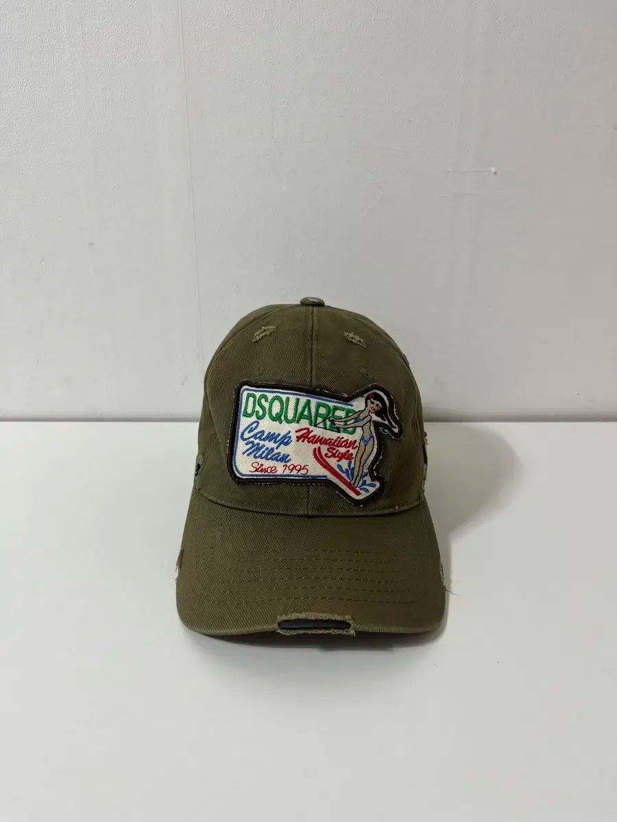 【雷市場（ポンジャン）商品韓国直送】Dsquared2 Dsquared2（ディースクエアード2) ロゴ ヴィンテージ ワッペン ダーティ ポイント ボールキャップ 帽子