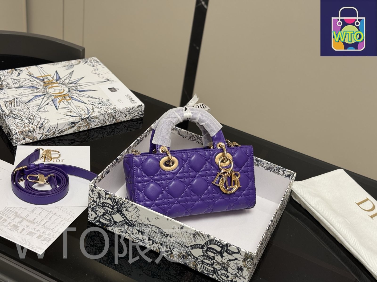 ★Dior★ EASTWEST ビジネスバッグ 未使用正規品 レア 8月中だけ★ 日本未入荷カラー ビジネスバッグ ディオール 上品に着こなせ