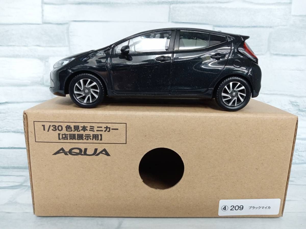 ［トヨタ］アクア カラーサンプルミニカー ブラックマイカメタリック Amazon | 1/30 トヨタ アクア AQUA 前期 カラーサンプル 非売品