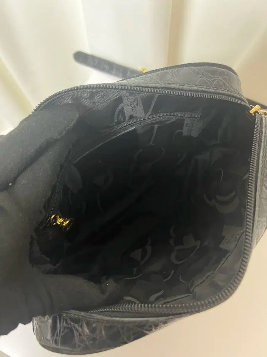 Ferragamo フェラガモ カメラバッグ WWW_OLIVIERBERNSTEIN_COM