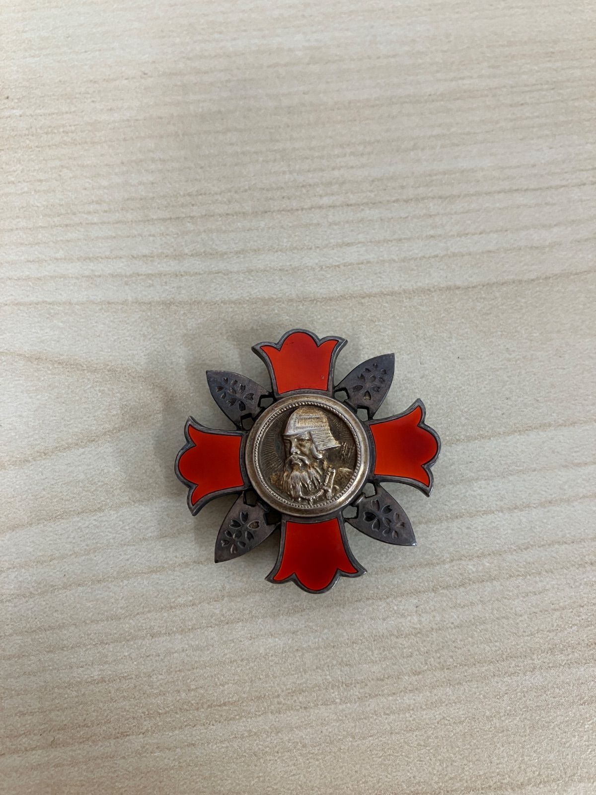 日本の勲章/日本軍/徽章＊傷痍軍人会員章＊襟章（実物） Yahoo!オークション -「軍人傷痍記章」の落札相場・落札価格