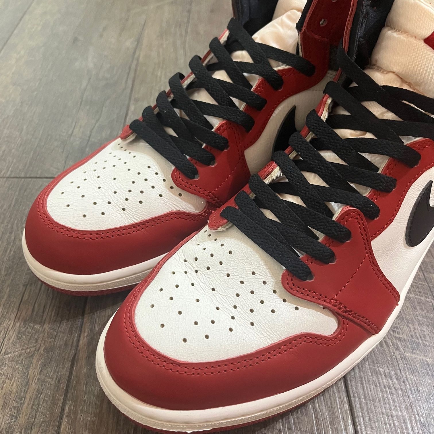 国内正規 NIKE AIR JORDAN 1 RETRO HIGH OG CHICAGO LOST & FOUND VARSITY RED ナイキ  エアジョーダン 1 ハイ シカゴ ロストファウンド スニーカー DZ5485-612 30cm 54172A - メルカリ