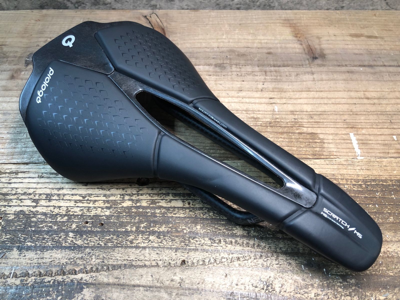 IZ103 プロロゴ Prologo スクラッチ SCRATCH M5 PAS NACK サドル