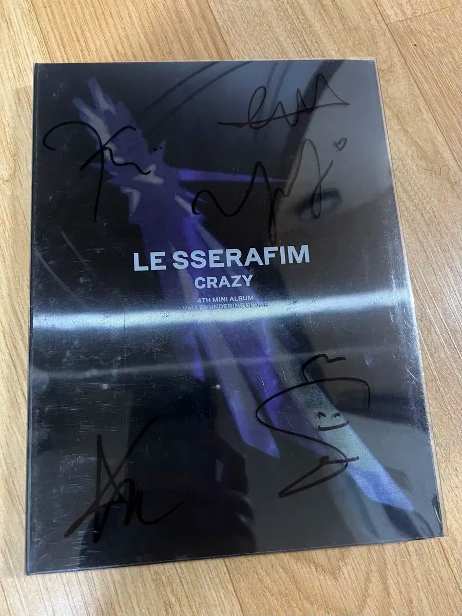 高評価のクリスマスプレゼント LE SSERAFIM(ルセラフィム・ルセラ) LE SSERAFIM サイン入り アイドル
