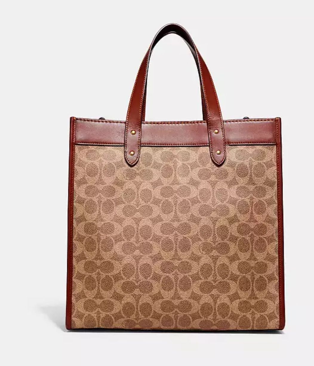 COACHフィールド トート シグネチャー キャンバス ウィズ パッチ COACH（コーチ）の「【コーチ】フィールド トート シグネチャー