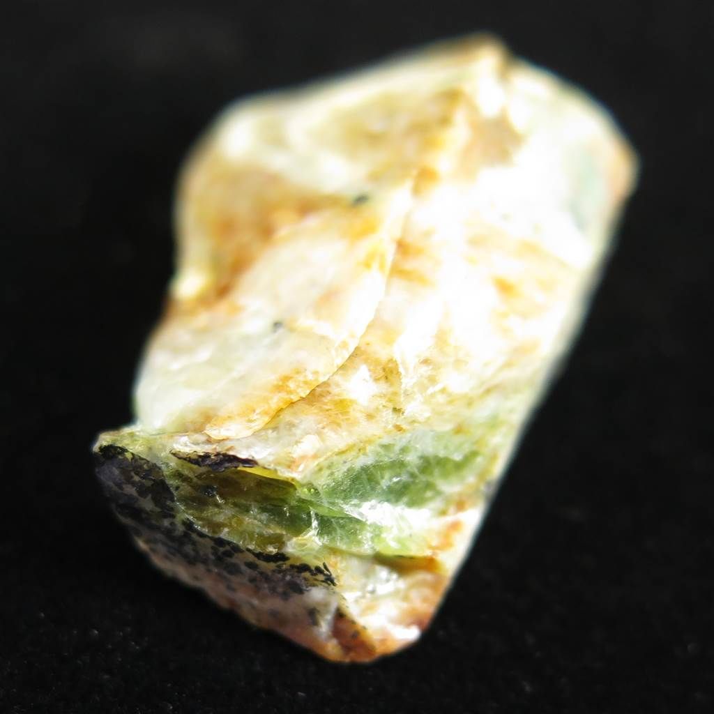 大分県若山鉱山産 オパール 原石 9.6g 【榎本通商 93621】 - メルカリ