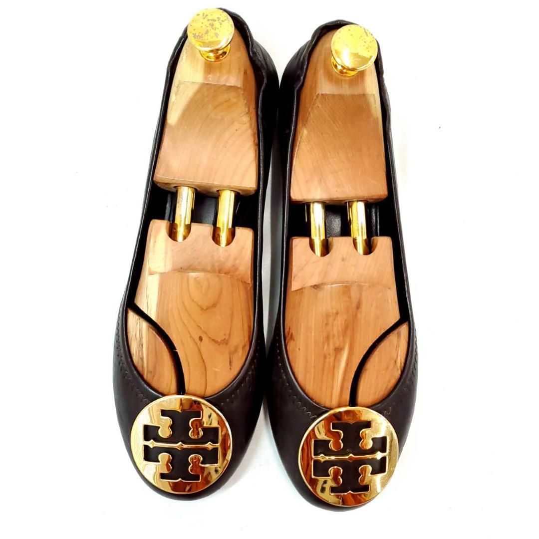 【美品】トリーバーチ　黒 レザー フラットシューズ ゴールド金具 トリーバーチ フラットシューズ T字 金具 ブラック US8.5 本革