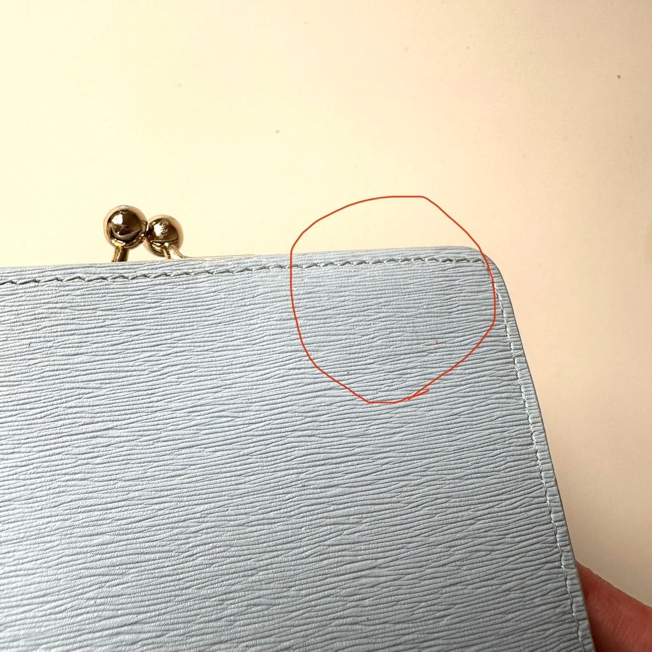 二つ折り財布 マーケトリーストライプラビット