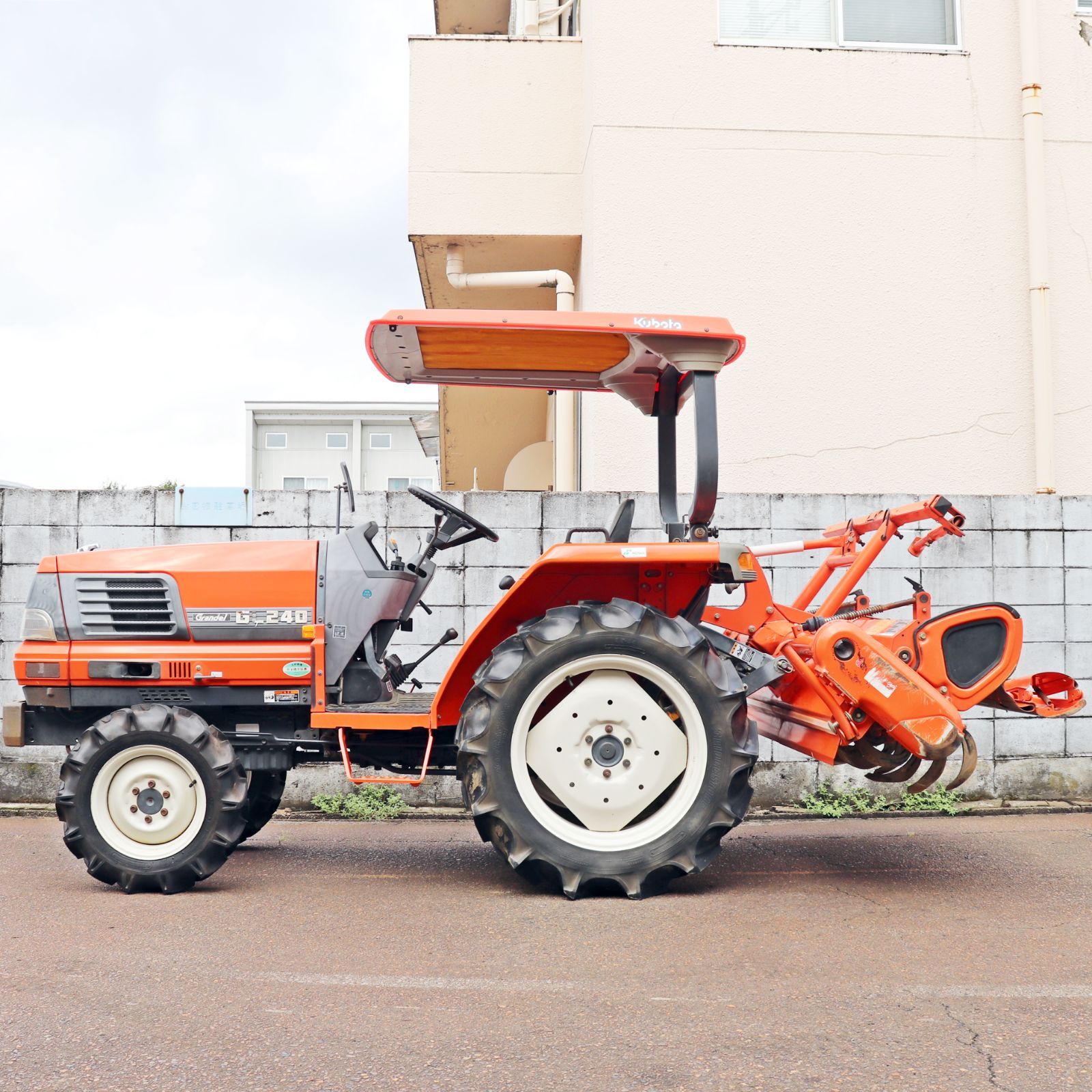 クボタ トラクターGL240 R5G ロータリーセット24馬力1642時間 クボタ トラクターGL240 R5G ロータリーセット24馬力1642時間 新潟発