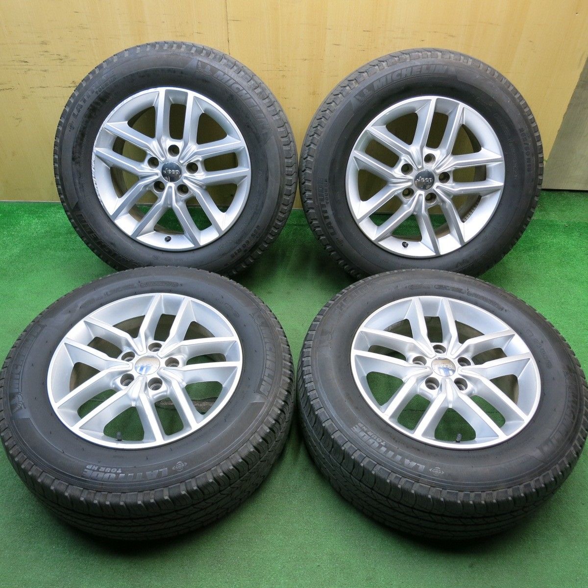 グランドチェロキー　純正　タイヤホイールセット　265/60R18 2024年製 グランドチェロキー 純正 タイヤホイールセット 265/60R18 2024年製