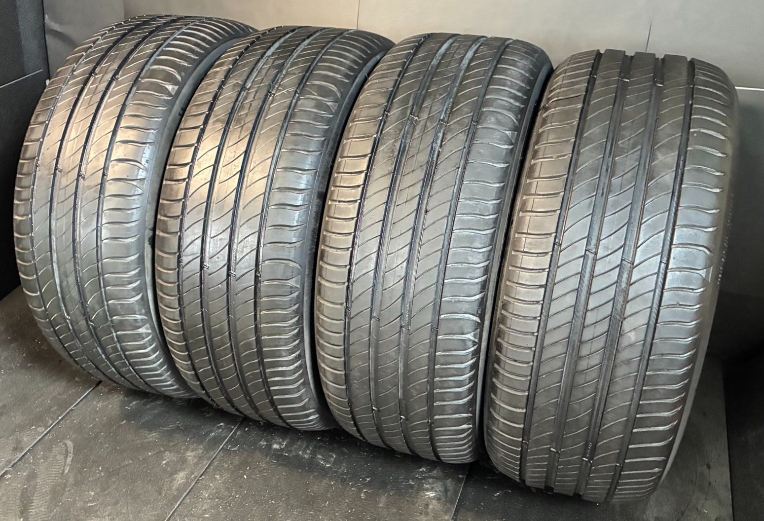 2020年製 約8.5～9.5分山 ミシュラン MICHELIN プライマシー PRIMACY 4 S1 235 45R18 4本 h_332