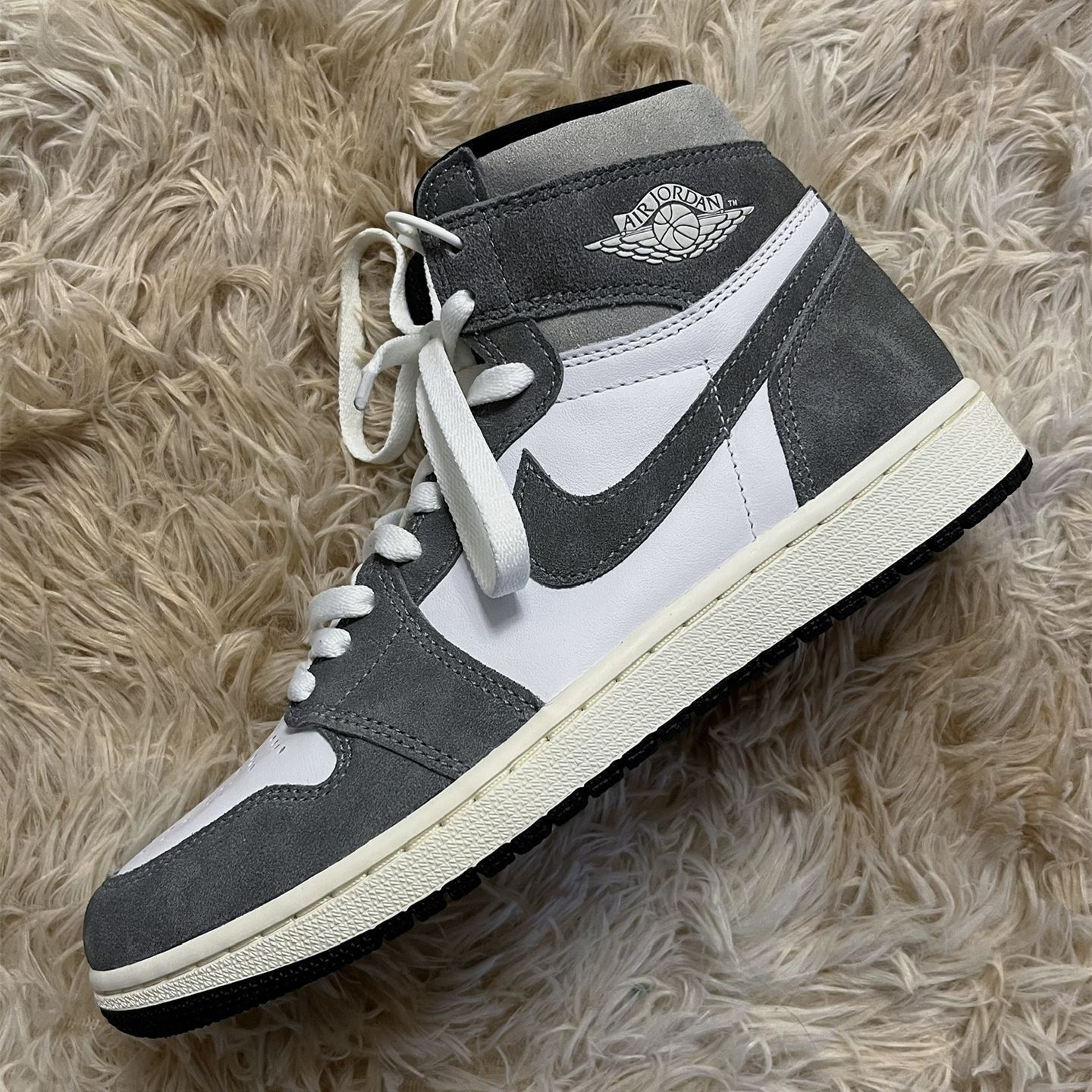 Nike ナイキ AIR JORDAN 1 RETRO HIGH OG BLACK AND SMOKE GREY エアジョーダン1 ブラックアンドスモークグレー ハイカットスニーカー