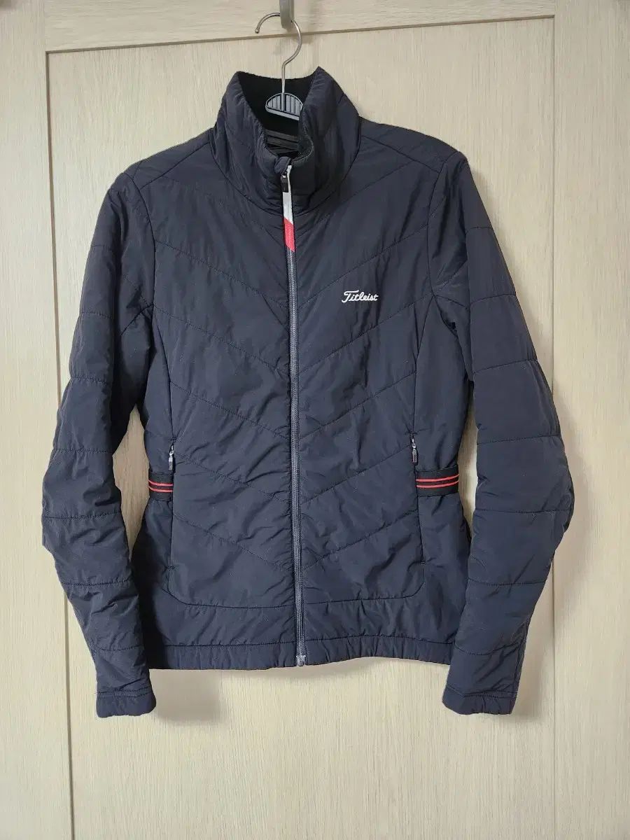 Titleist タイトリスト レディースゴルフウェア キルティング 季節の変わり目 ゴルフジャケット キルティングジャケット サイズS