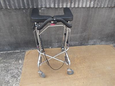 送料無料 一部地域を除く 歩行器 介護 アルコー1S-C型 折りたたみ グリップブレーキ 介護用品 TS-25-0903-01