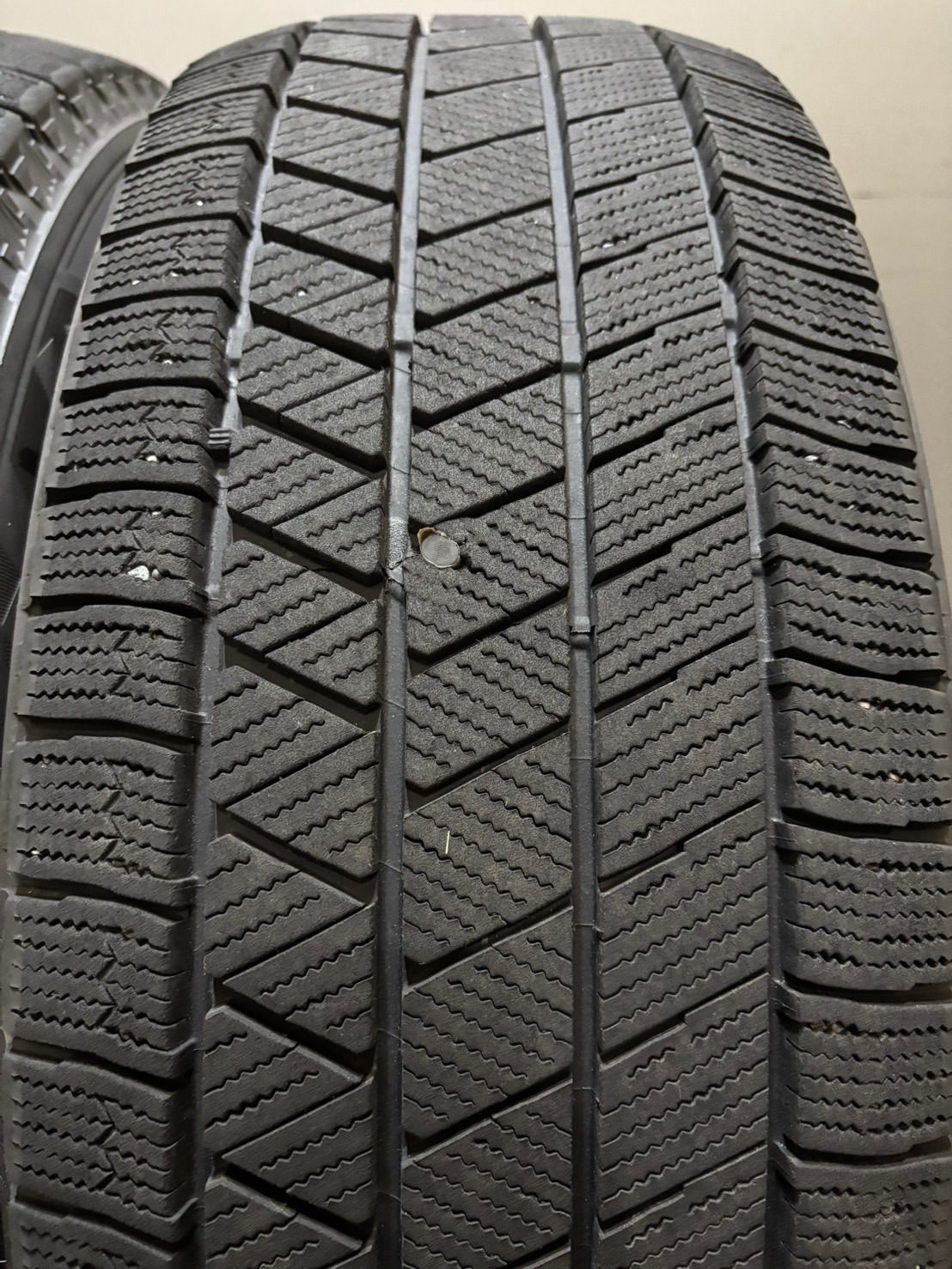 225|60R17 BRIDGESTONE|VRX3 23年製 スタッドレス 4本 ブリヂストン ブリザック アルファード ヴェルファイア フォレスター 南7-K336