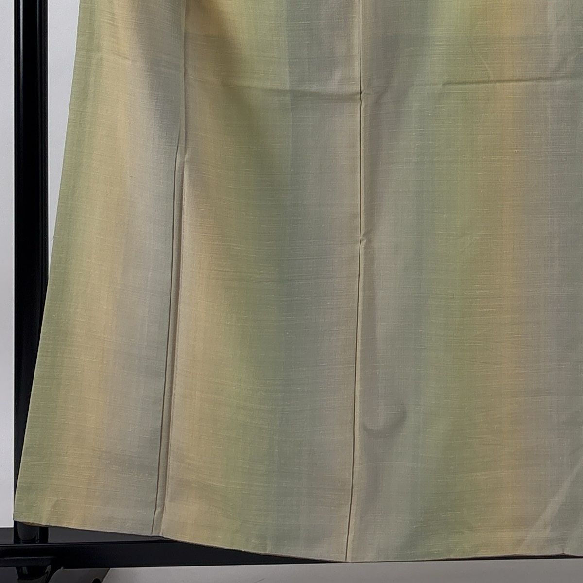 紬 身丈159.5cm 裄丈63cm S 袷 縦ぼかし 薄緑 正絹 秀品