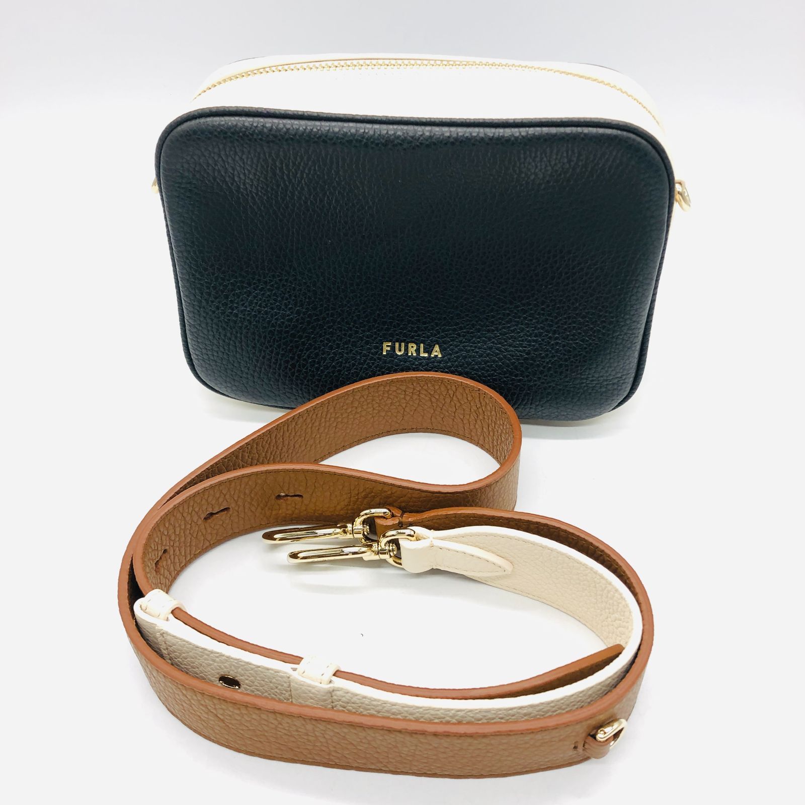 美品】FURLA フルラ REAL MINI CAMERA CASE ミニ カメラ バッグ ショルダーバッグ ポシェット ホワイト ブラック 保管袋付  / ot-0025-sw - メルカリ