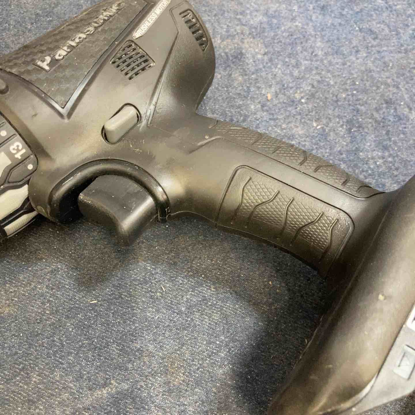 コードレスドリルドライバー