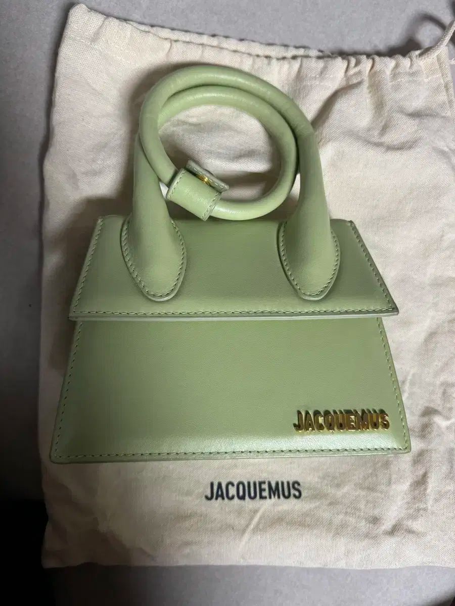 JACQUEMUS ジャックムス