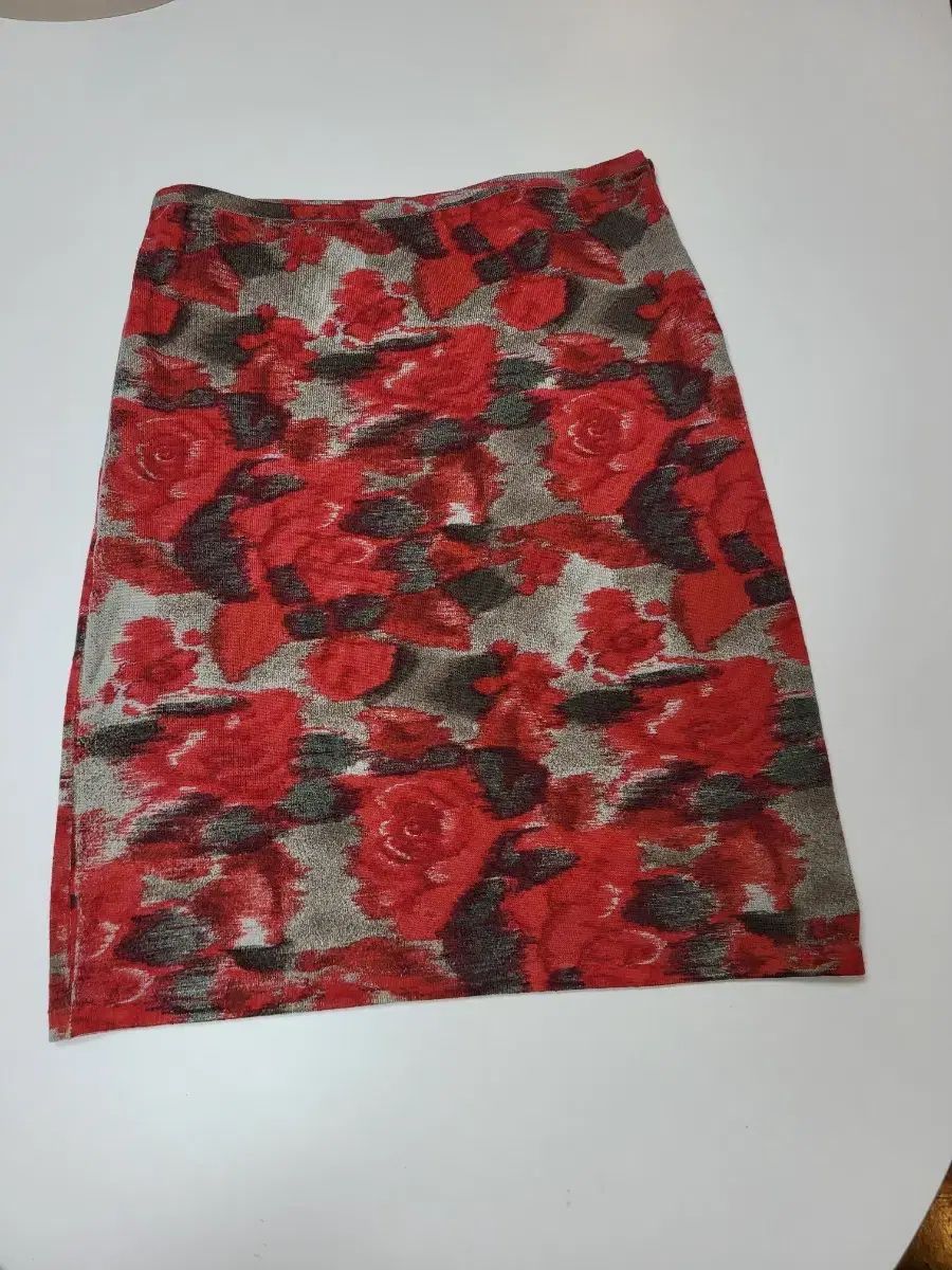 ヴァレンティノ ラナウール スカート