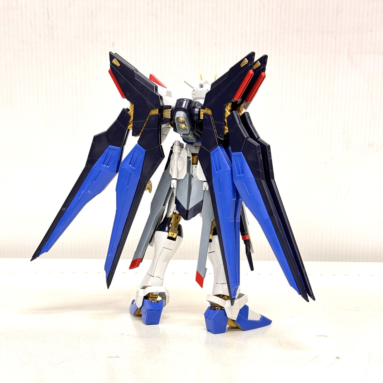 MG 1/100 ストライクフリーダムガンダム フルバーストモード 組立済 ガンプラ ガンダムSEED DESTINY - メルカリ