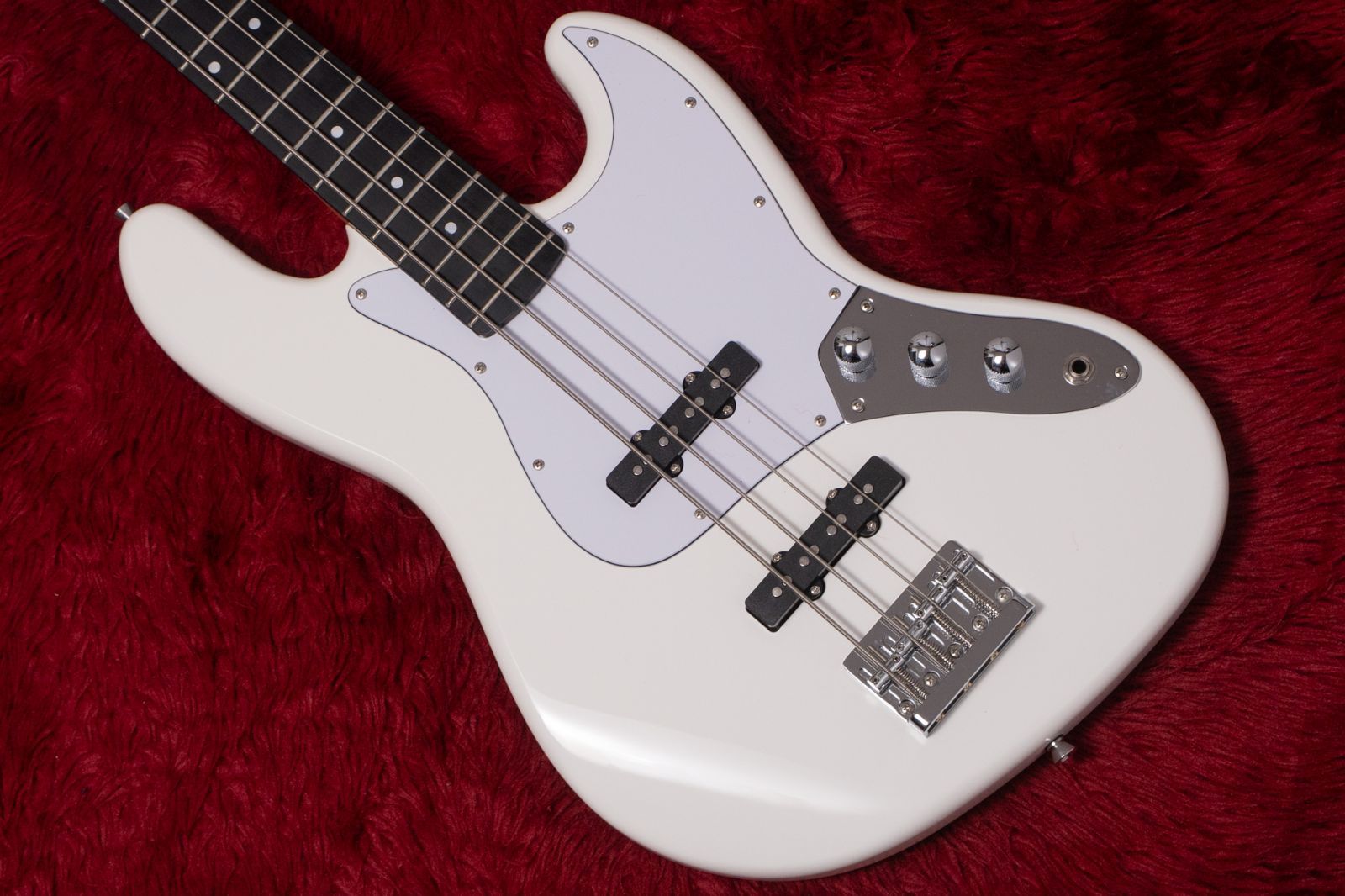 used woofy basses | ONE series Cavalier 4 White 4.445kg GIB横浜