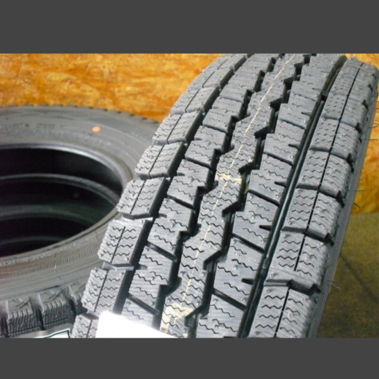 ⑤ダンロップ145/80r12 80/78N LT中古スタッドレス4本セット ダンロップ145/80r12 80/78N LT中古スタッドレスタイヤ4本セット