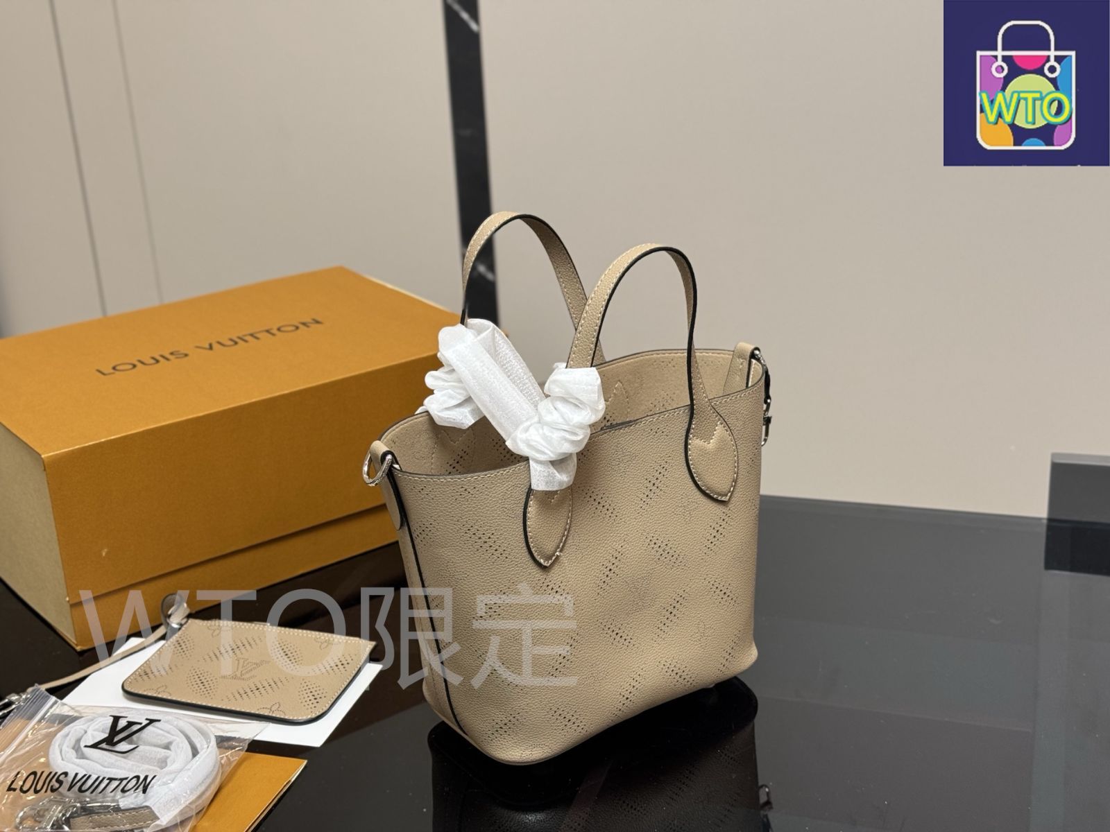 [LOUISQUATORZE]★ムーンムーントレンディ ホボバッグ★送料込 今日特価】Louis Vuitton Moon Goddess Bucket Bag