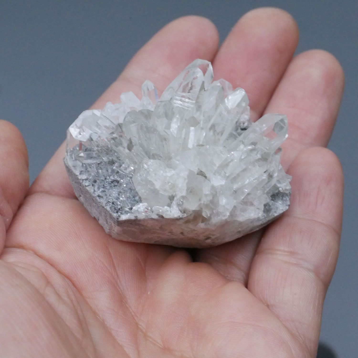 M1545☆水晶クラスター2.6Kg☆菊花水晶クラスター☆天然石　原石 M1545☆水晶クラスター2.6Kg☆菊花水晶クラスター☆天然石 原石