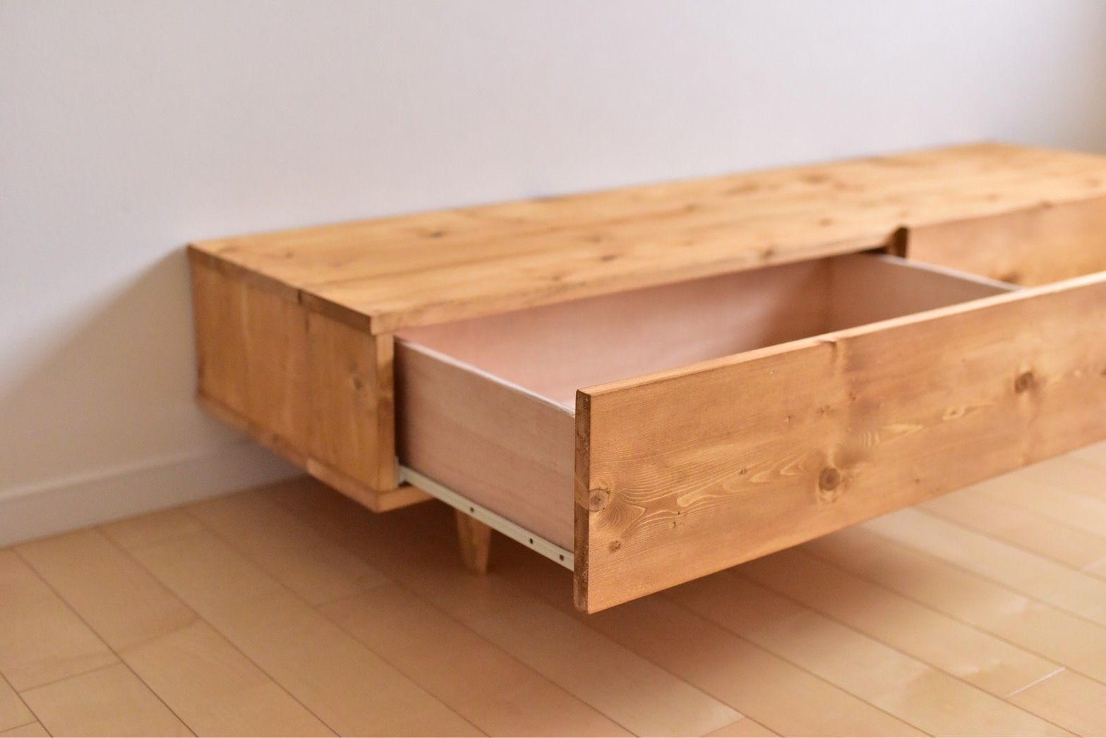 1台限定！直ぐ発送！】テレビボード150 オーク色木脚北欧風無垢材