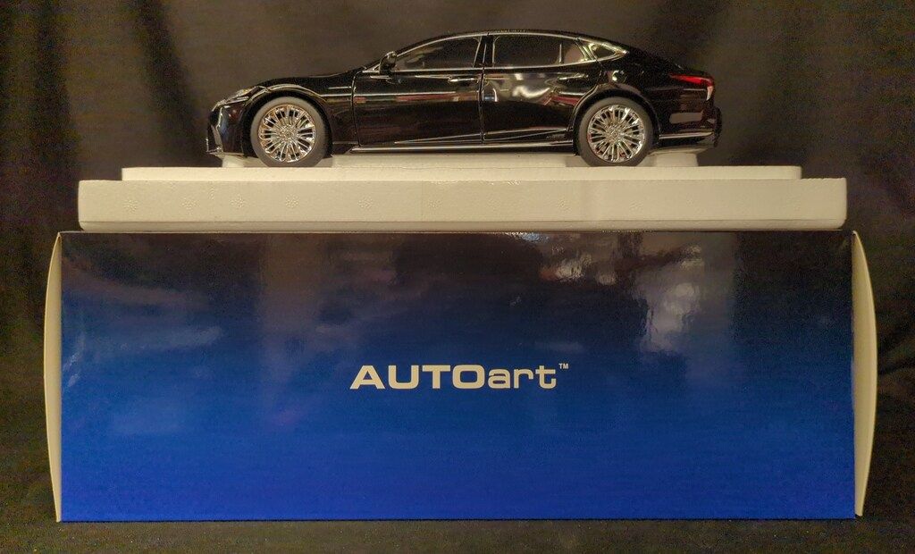 AUTOart 1|18オートアート コンポジットモデル LEXUS LS500h BLACK|BLACK INTERIOR 78868