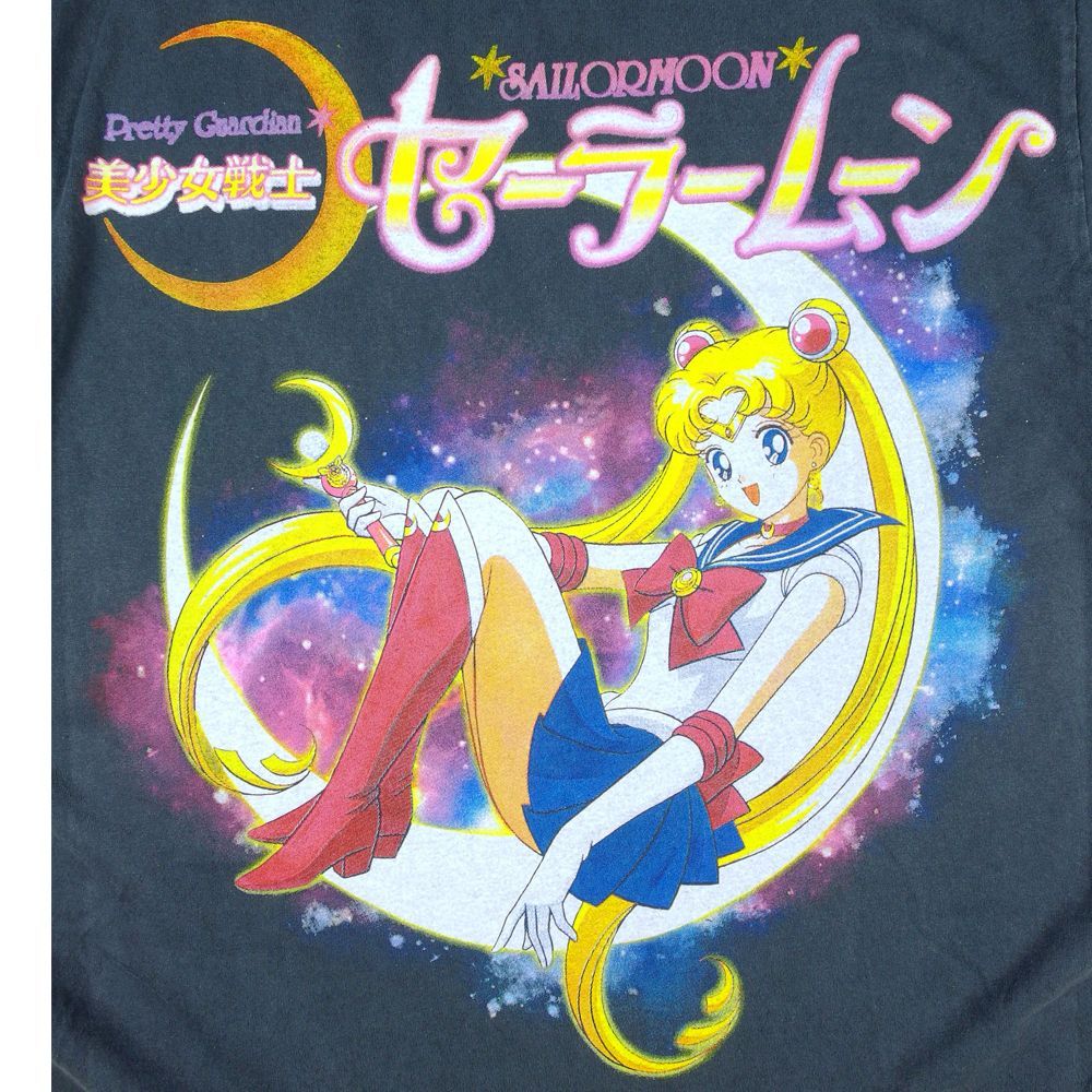 セーラームーン Tシャツ Mサイズ 公式 漫画 アニメ 映画 ゲーム 武内直子 胸熱！「セーラームーン」武内直子の原画デザインのユニクロT