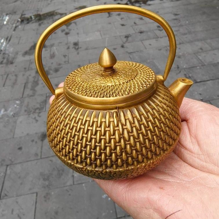 禅字波点提梁茶壺 徳利 銅壺 茶道具  工芸品 美術品 置物 銅器 禅字波点提梁茶壺 酒壺 煎茶器 茶道工芸品 置物 - メルカリ