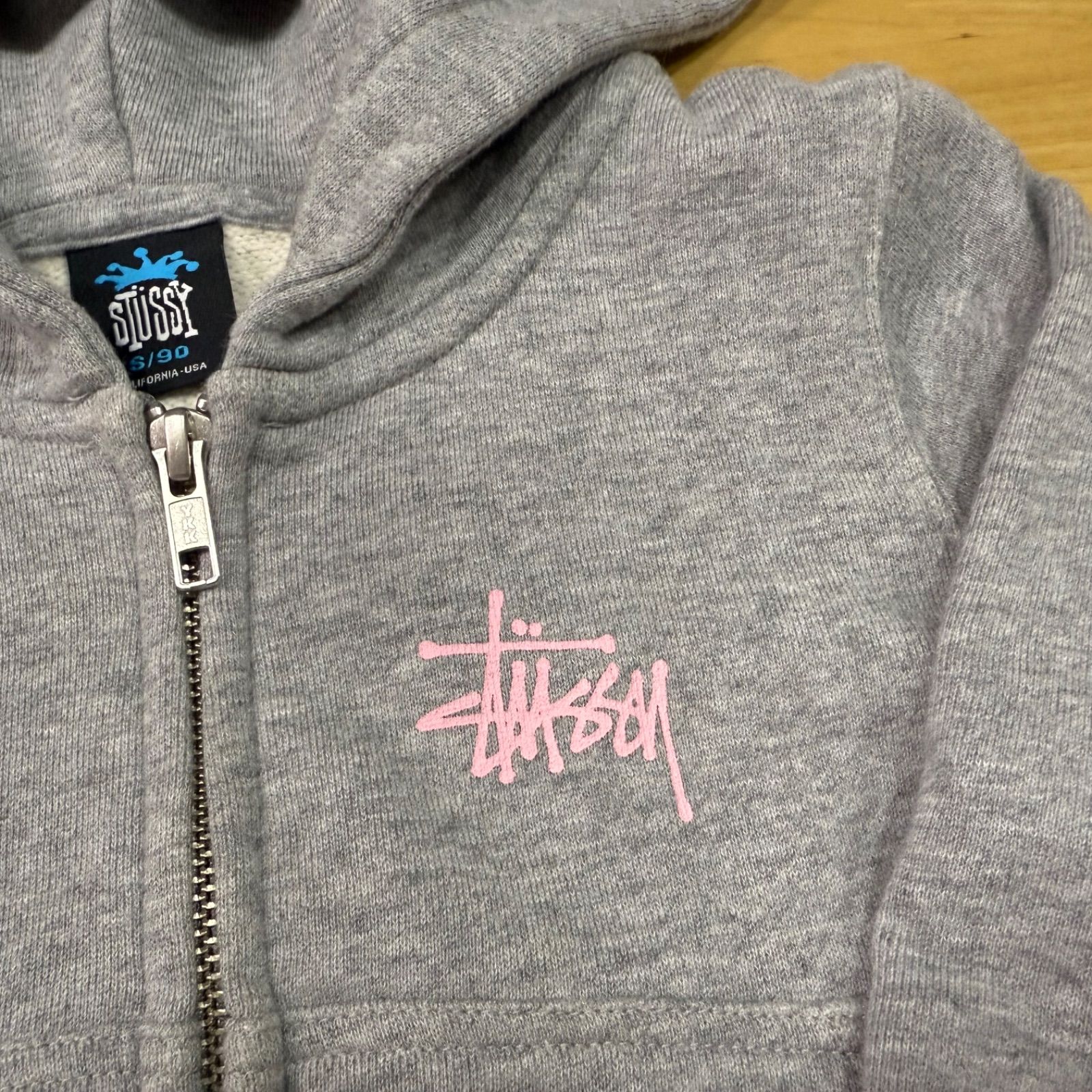 Stüssy ステューシーパーカー美品サイズ90 - ベーシック ステューシー ジップ パーカー | HBX