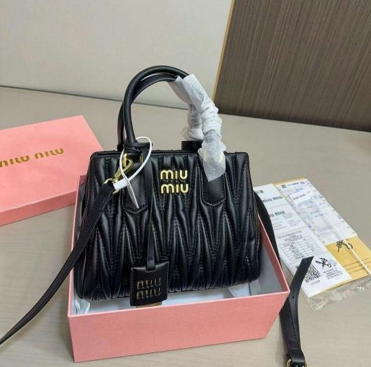 ミュウミュウ MIUMIU トートバッグ ショルダーバッグ