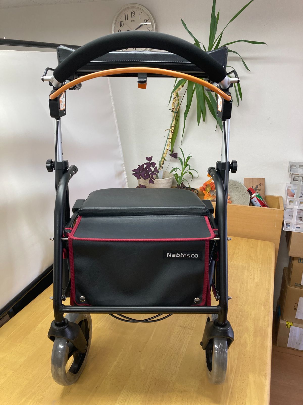 コンパルリハモ 抑速ブレーキ付前腕支持型歩行車