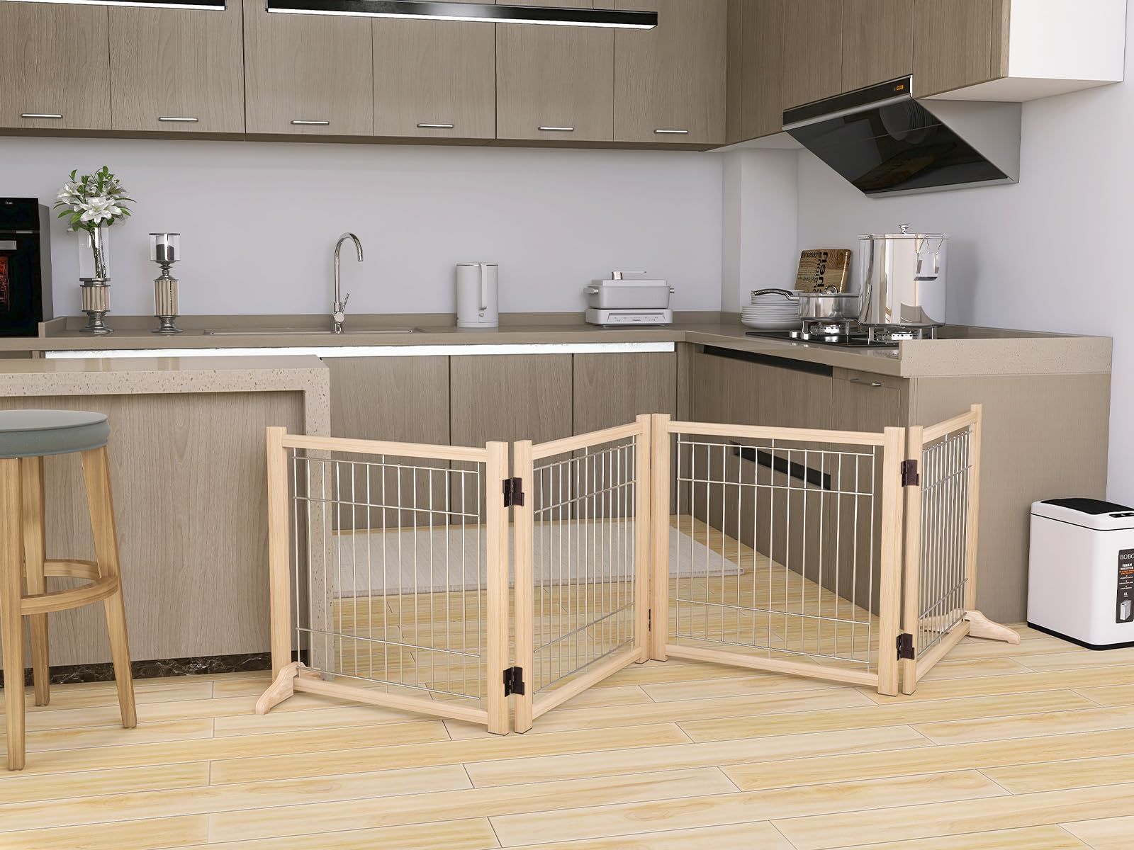 新着商品 ペットゲーなペットフェンス 犬用ゲート 天然木色 犬用フェンス 折り式バリア ペット用家具フェンス 安全柵 小型犬 中型犬 犬用 脱走防止 ガード 飛び出し防止 多頭飼い ペットガード