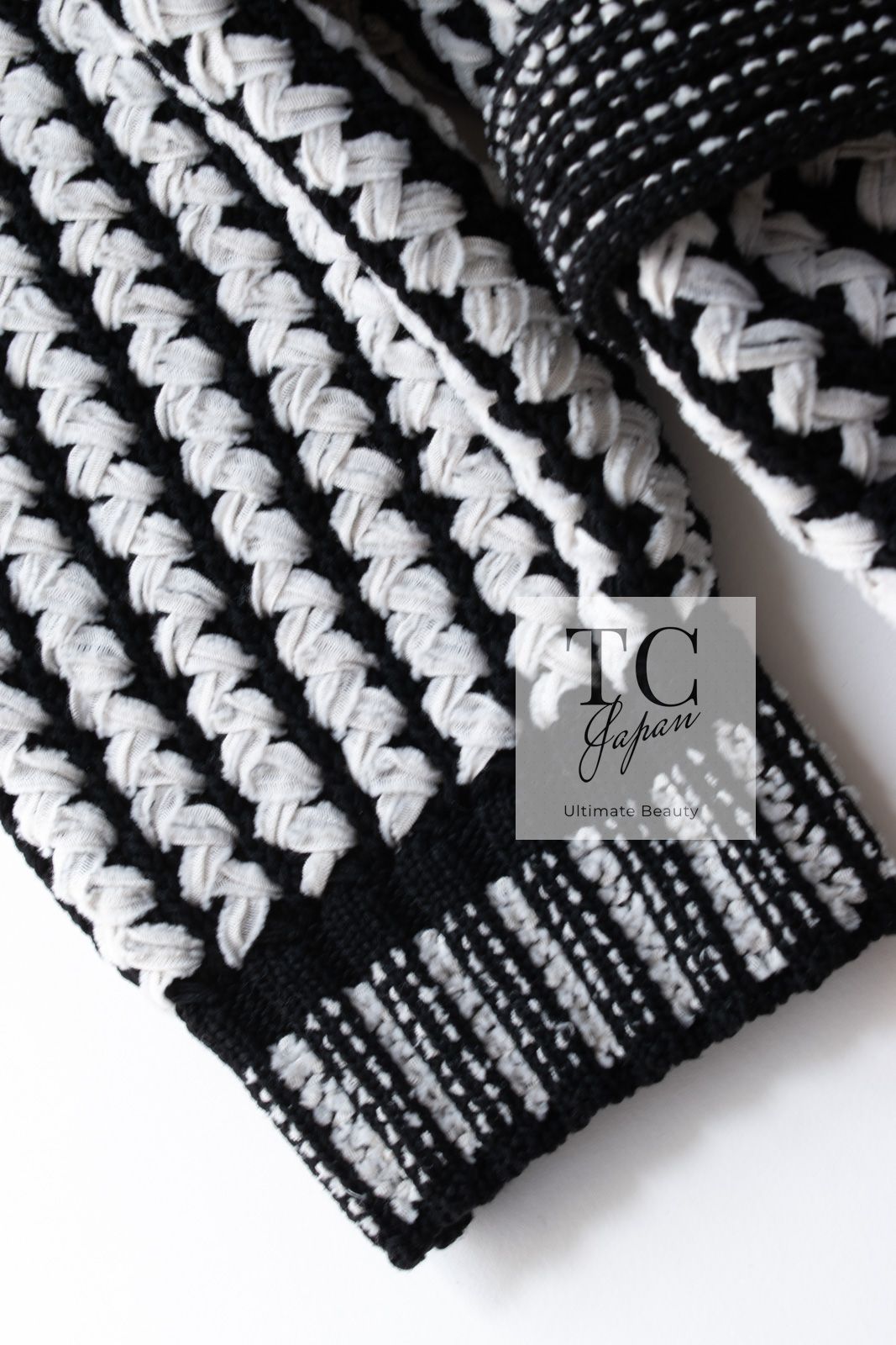売れ筋商品|||シャネル カーディガン セットアップ CHANEL ブラック 黒 オフ ホワイト やわらか ストレッチ コットン ニット スカート 超美品 36 38 CHANEL - シャネル カーディガン セットアップ CHANEL ブラック