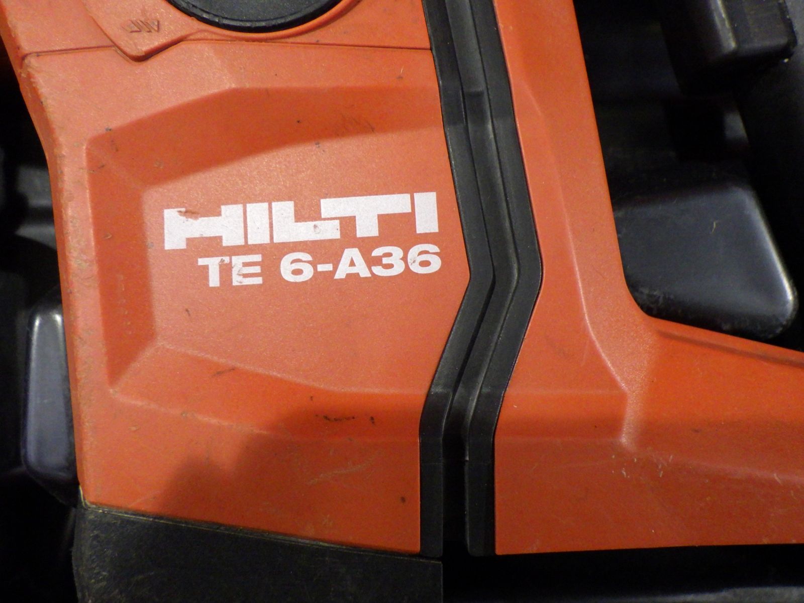 HILTI ハンマードリル TE6-A36 通電確認済み 回転時異音あり HILTI ハンマードリル TE6-A36 通電確認済み 回転時異音あり