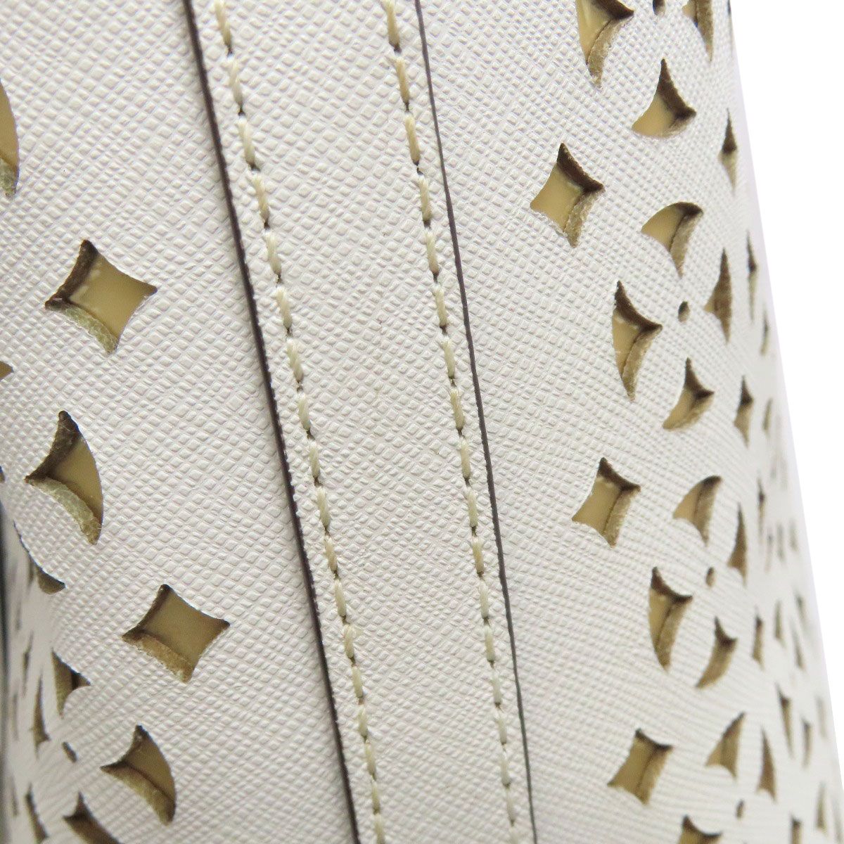 フラワーモチーフ パンチング