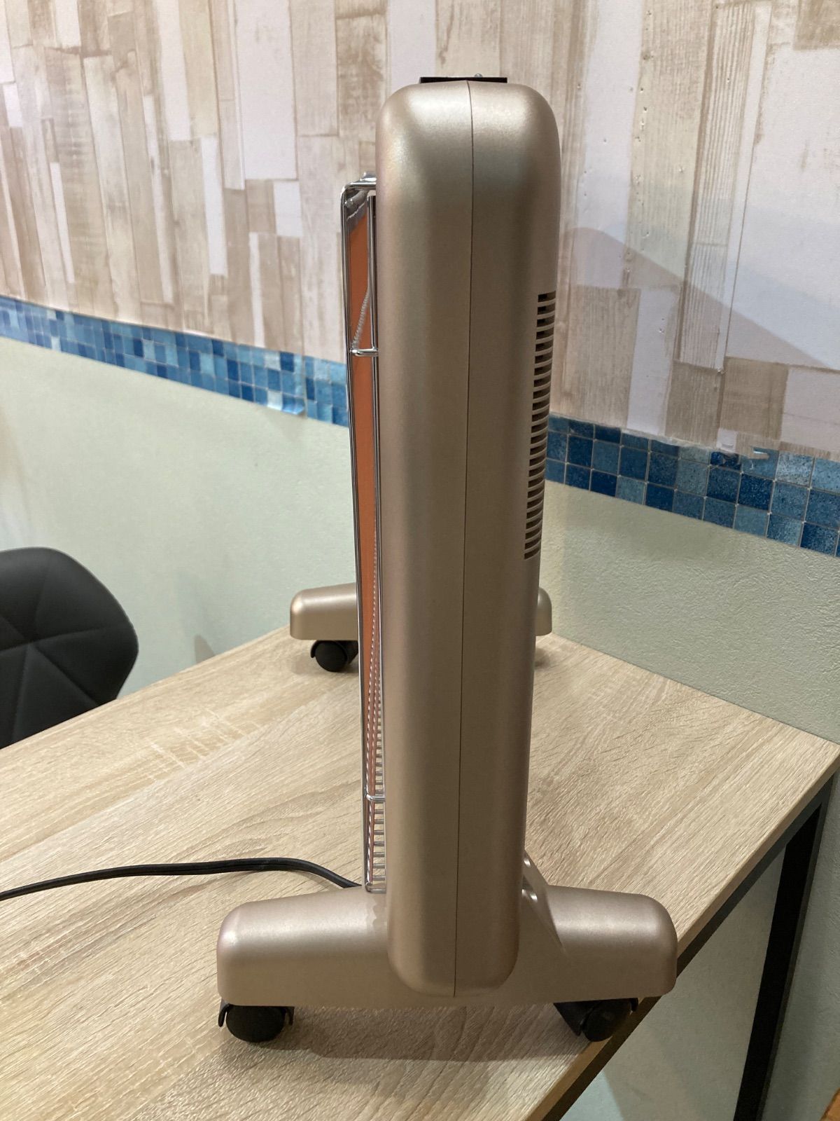 良品】遠赤外線暖房器 サンルミエ・エクセラ7 N700L-GR ☆良品 良品】遠赤外線暖房器 サンルミエ・エクセラ7 N700L-GR ☆良品